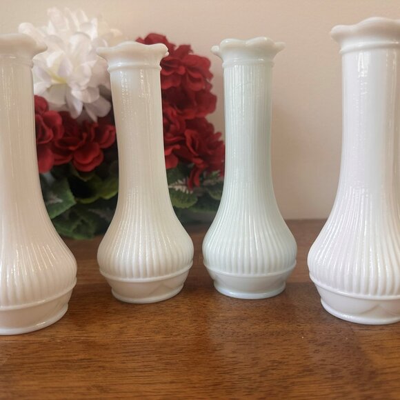 Set of 4 Randall Milk Glass Bud Vases Ribbed Ruffle Edge Wedding Decor White - Picture 3 of 10
